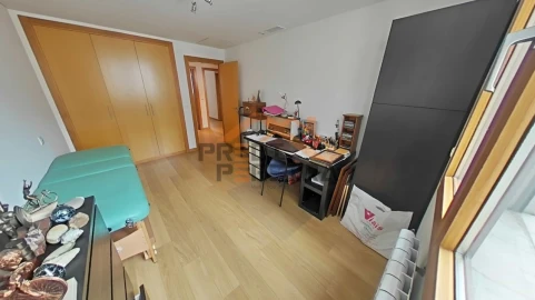 Apartamento T4 para Venda em Loures