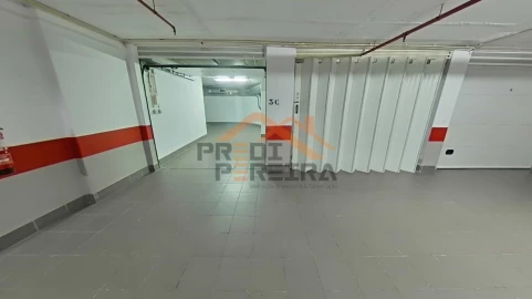 Apartamento T4 para Venda em Loures