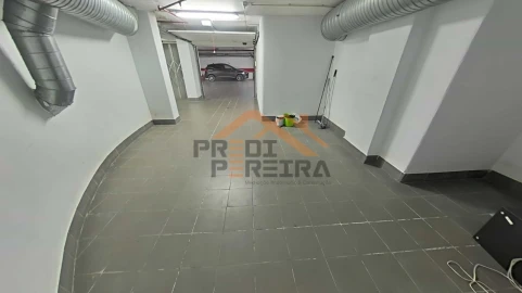 Apartamento T4 para Venda em Loures