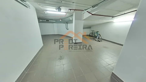 Apartamento T4 para Venda em Loures