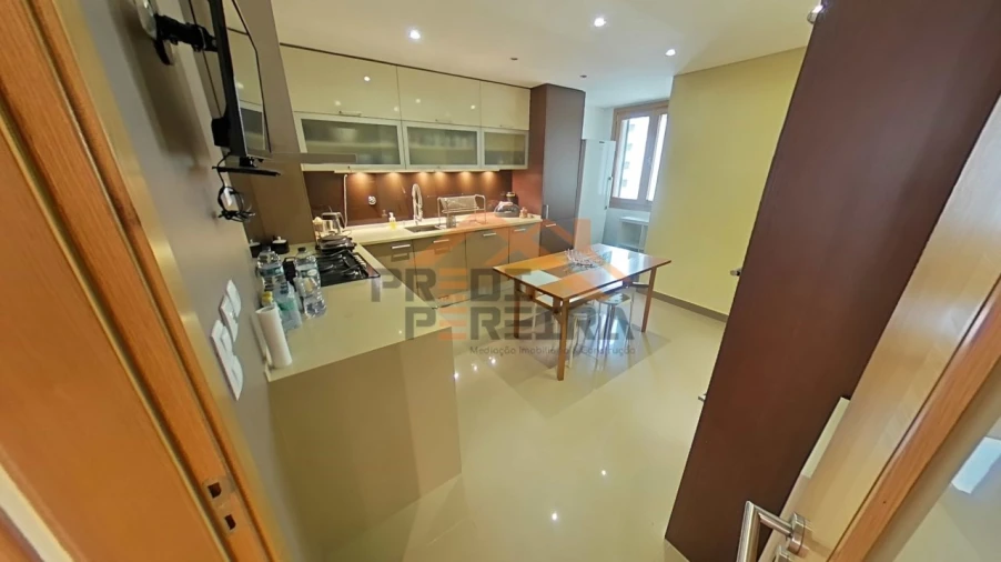 Apartamento T4 para Venda em Loures Foto 12