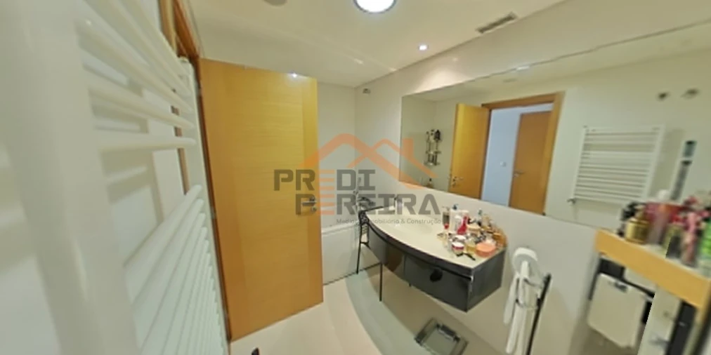 Apartamento T4 para Venda em Loures Foto 31