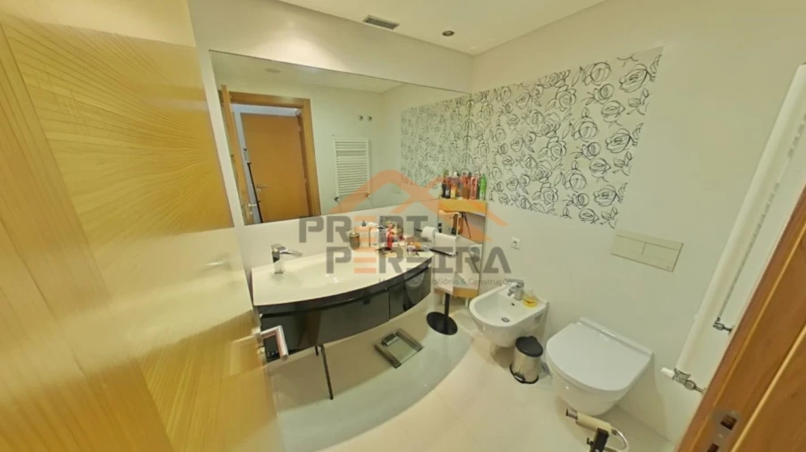 Apartamento T4 para Venda em Loures Foto 30