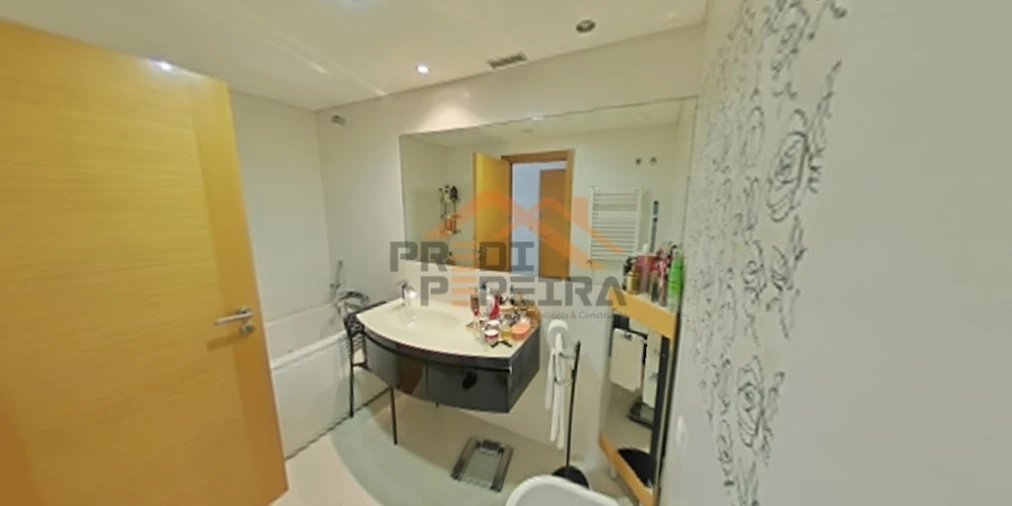 Apartamento T4 para Venda em Loures Foto 29