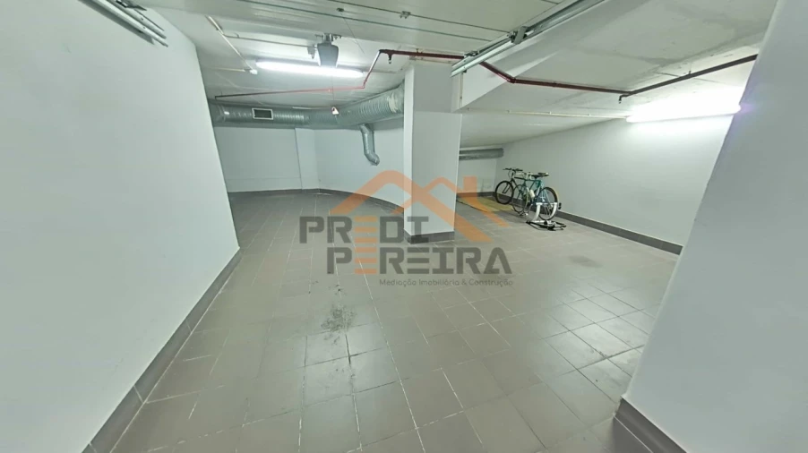 Apartamento T4 para Venda em Loures Foto 36