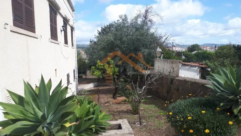 Moradia T7 para Venda em Loures