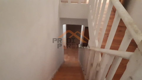 Moradia T7 para Venda em Loures