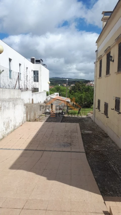 Moradia T7 para Venda em Loures