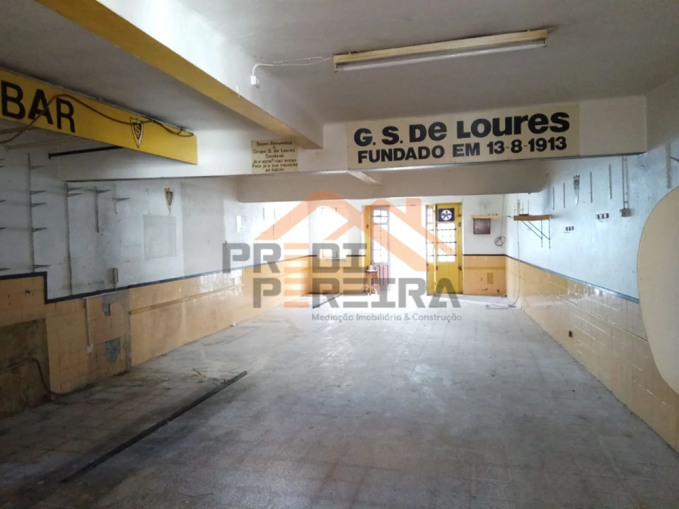 Prédio para Venda em Loures Foto 4