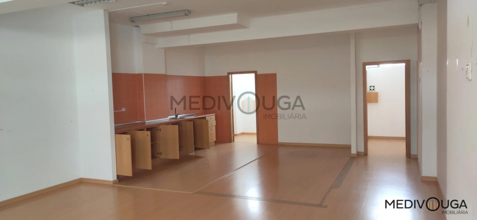 Loja para Arrendamento em Águeda e Borralha Foto 2