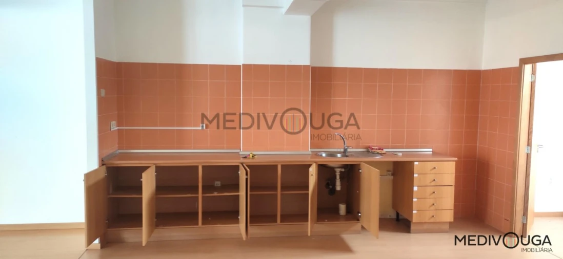 Loja para Arrendamento em Águeda e Borralha Foto 4