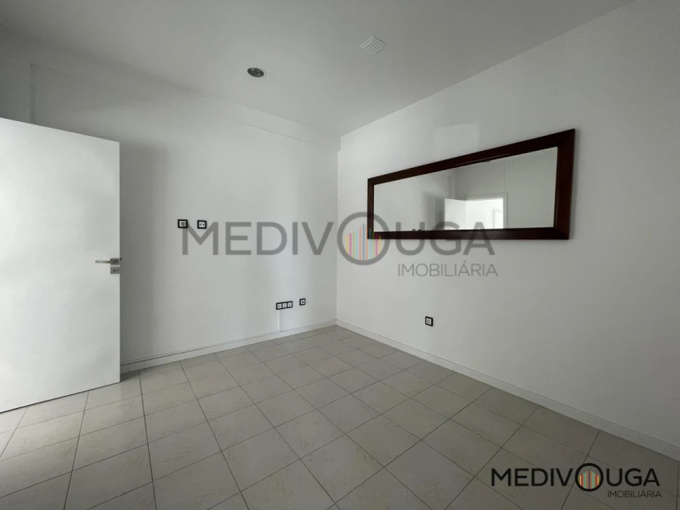 Loja para Arrendamento em Recardães e Espinhel Foto 6