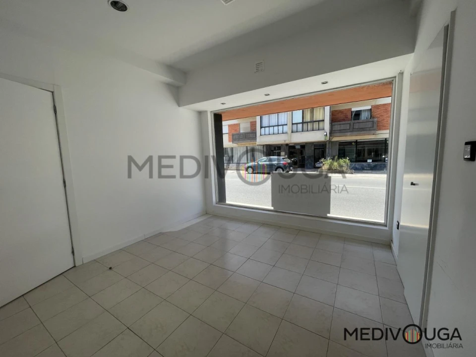 Loja para Arrendamento em Recardães e Espinhel Foto 8