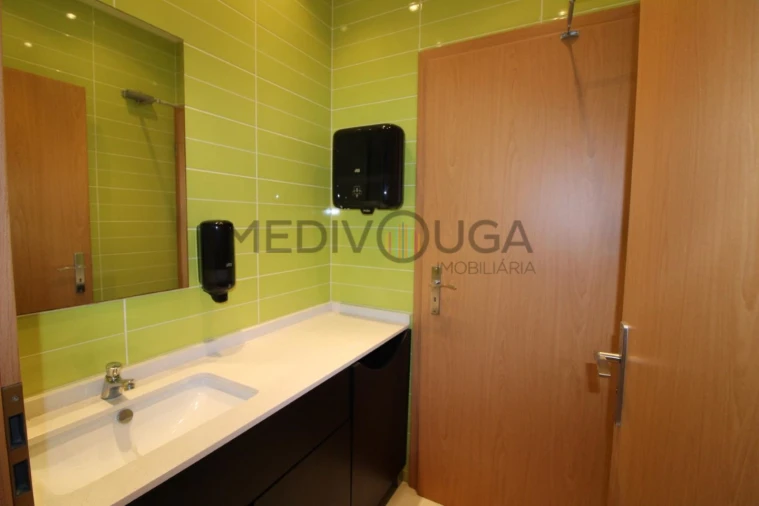 Loja para Venda em Recardães e Espinhel Foto 3