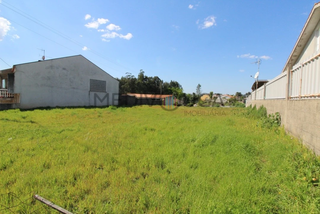 Terreno para Venda em Travassô e Óis da Ribeira Foto 1