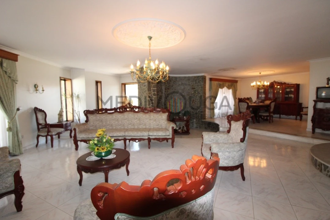 Moradia T6 para Venda em Fermentelos Foto 9