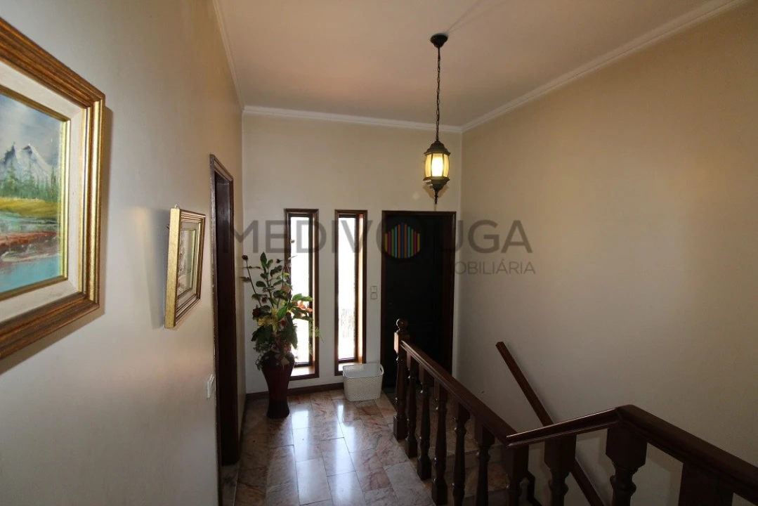 Moradia T6 para Venda em Fermentelos Foto 11