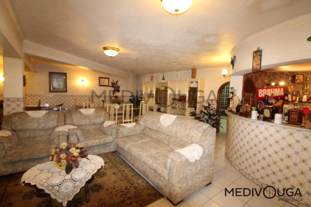 Moradia T6 para Venda em Fermentelos Foto 15