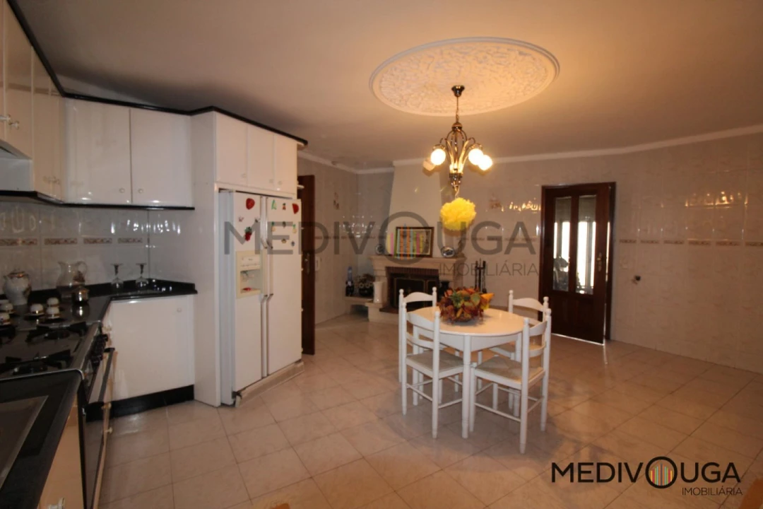 Moradia T6 para Venda em Fermentelos Foto 33