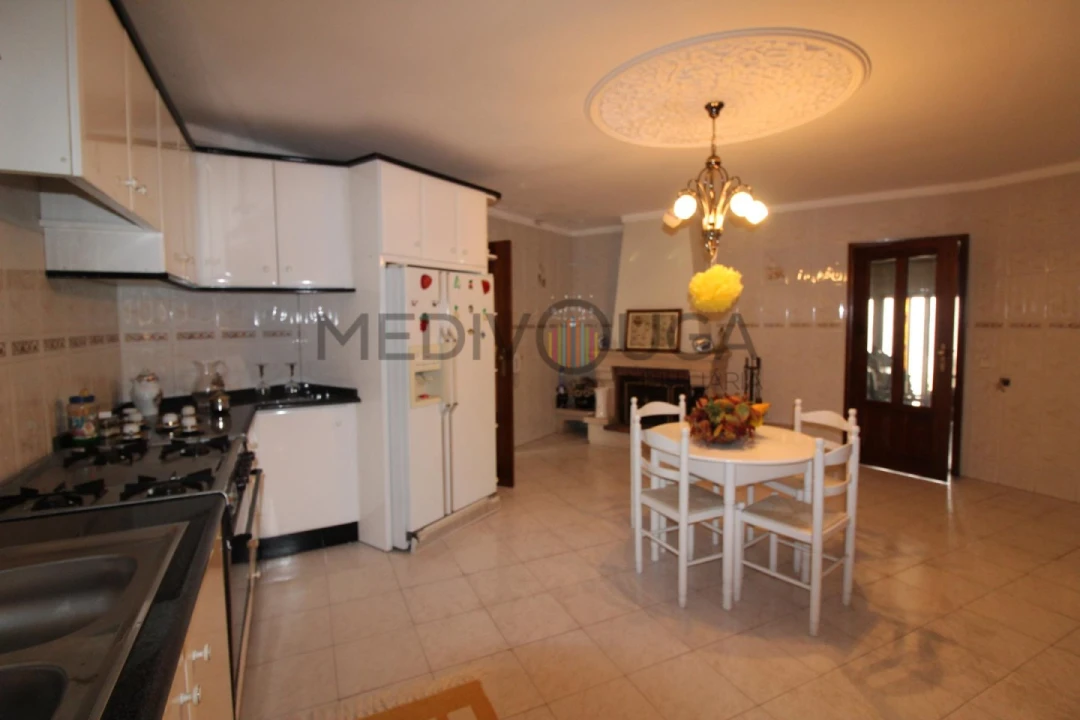 Moradia T6 para Venda em Fermentelos Foto 40