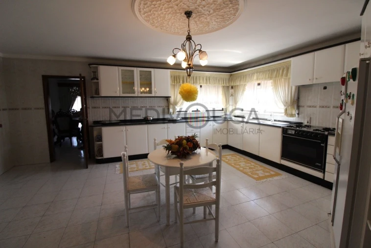 Moradia T6 para Venda em Fermentelos Foto 13