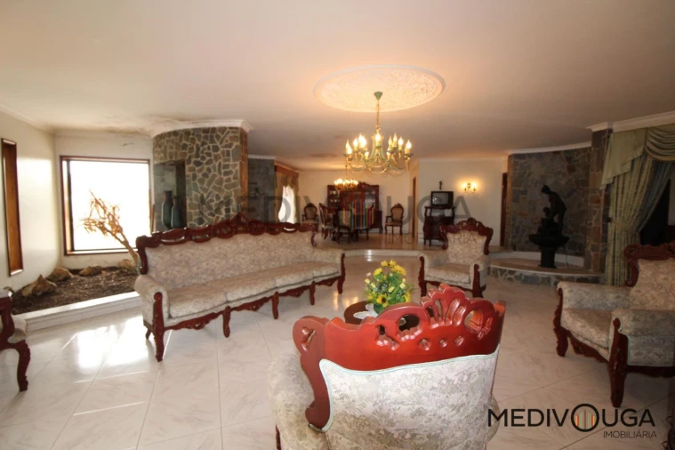 Moradia T6 para Venda em Fermentelos Foto 4