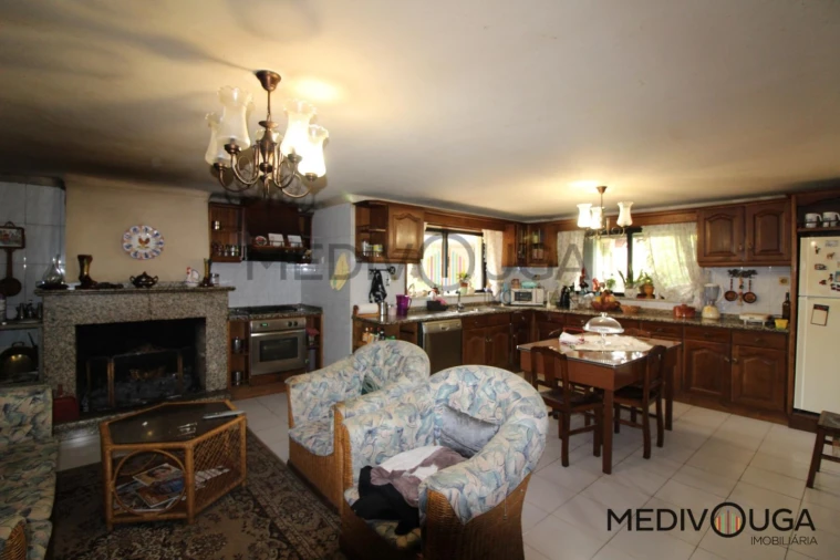 Moradia T6 para Venda em Fermentelos Foto 6