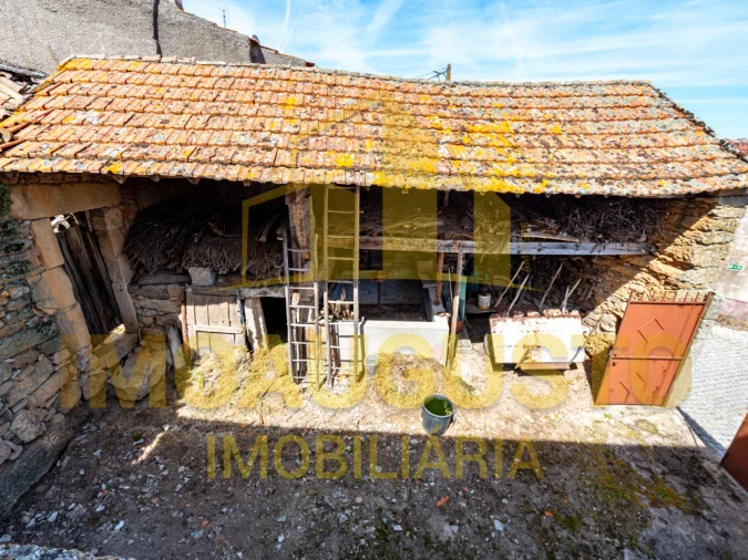 Moradia T2 para Venda em Castelo Mendo, Ade, Monteperobolso e Mesquitela Foto 3