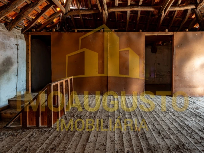 Moradia T2 para Venda em Castelo Mendo, Ade, Monteperobolso e Mesquitela Foto 11