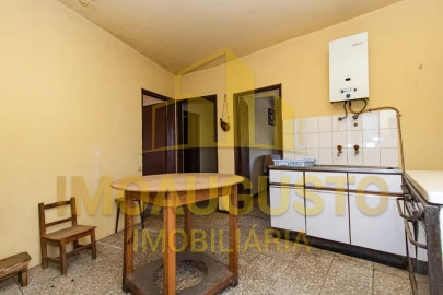 Moradia T2 para Venda em Alverca da Beira/Bouça Cova
