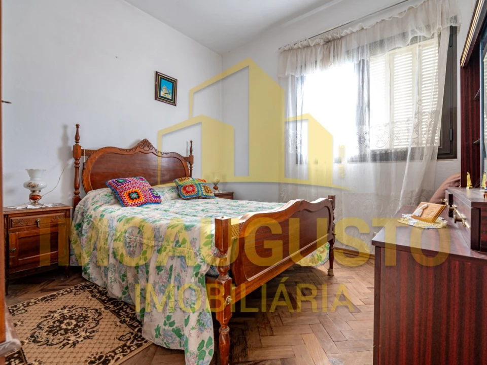 Moradia T4 para Venda em Vale de Espinho Foto 9