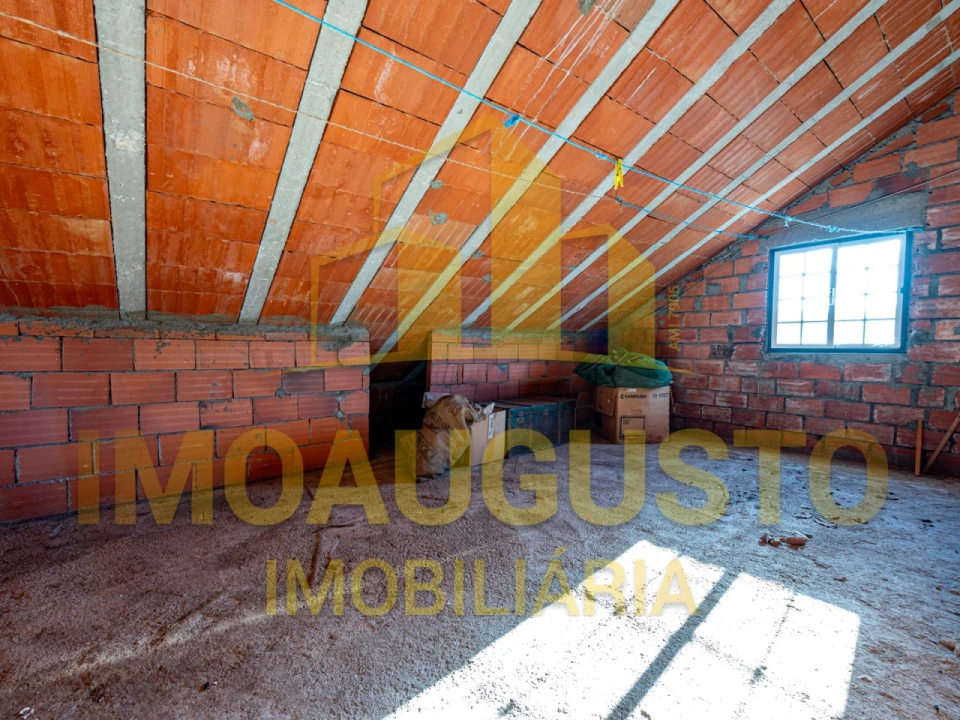 Moradia T2 para Venda em Sobral Pichorro e Fuinhas Foto 11