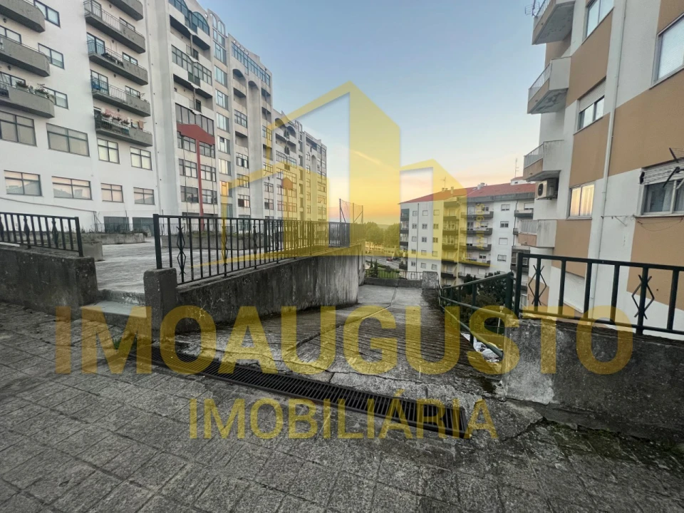 Garagem para Venda em Guarda Foto 6