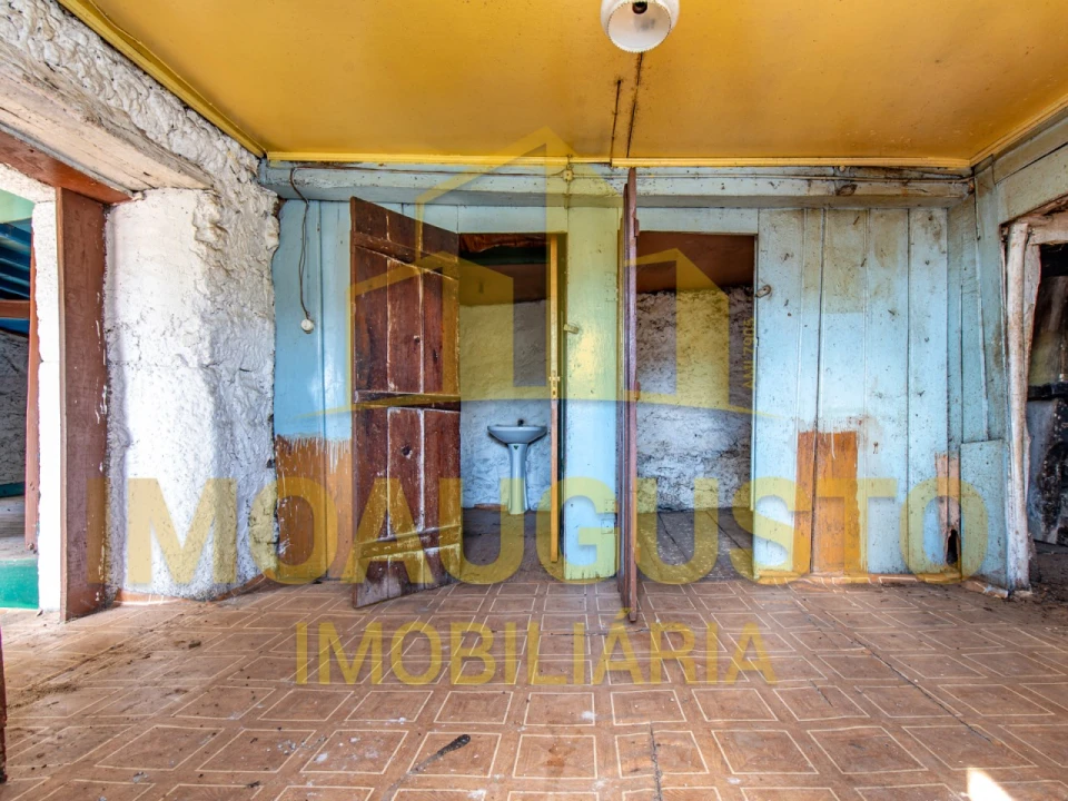 Moradia T2 para Venda em Linhares Foto 7