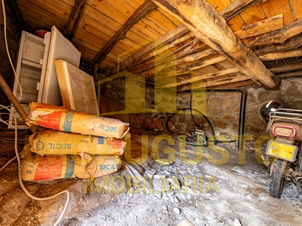 Moradia T2 para Venda em Linhares Foto 9