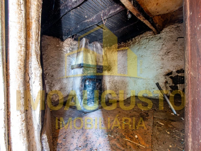 Moradia T2 para Venda em Linhares Foto 4