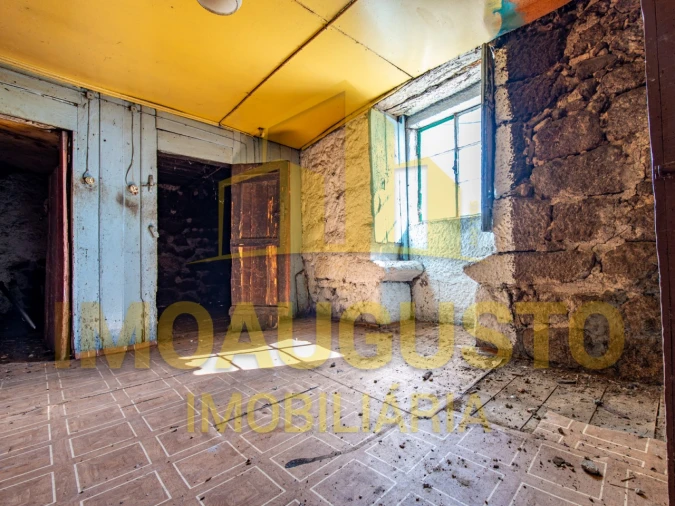 Moradia T2 para Venda em Linhares Foto 5