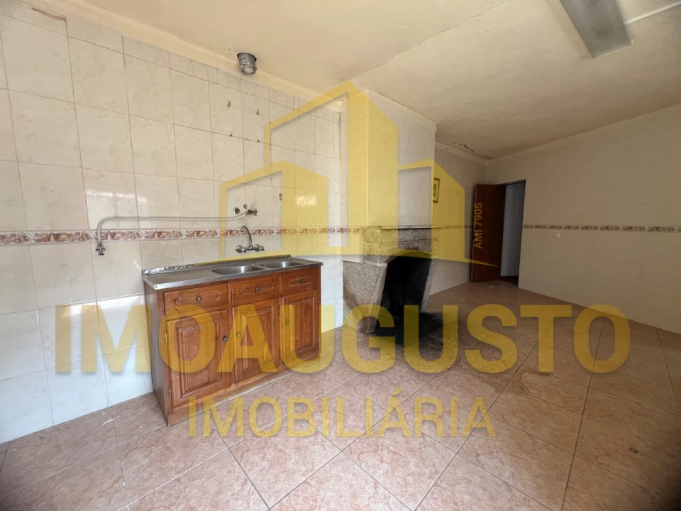 Moradia T2 para Venda em Souro Pires Foto 2