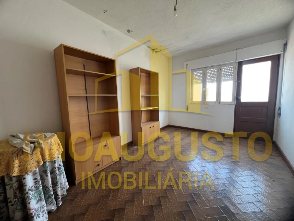 Moradia T2 para Venda em Souro Pires Foto 8