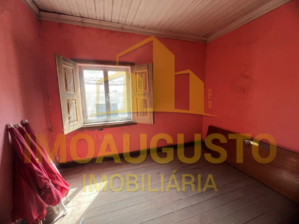 Moradia T2 para Venda em Souro Pires Foto 16