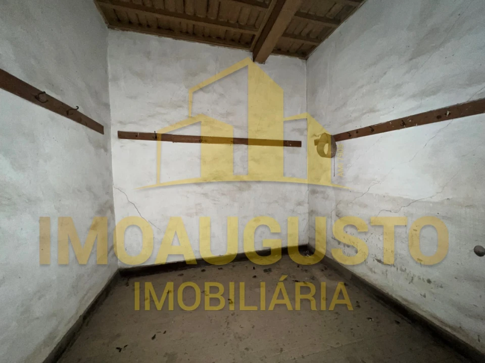 Moradia T4 para Venda em Vale da Mula Foto 9