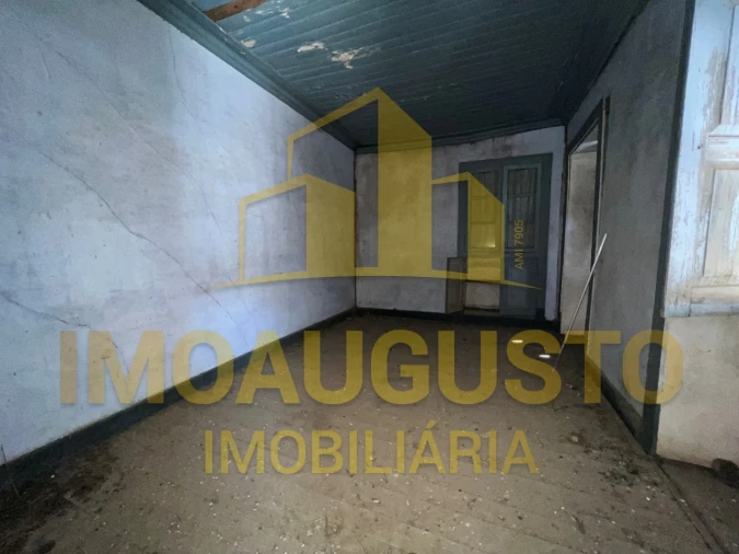 Moradia T4 para Venda em Vale da Mula Foto 11