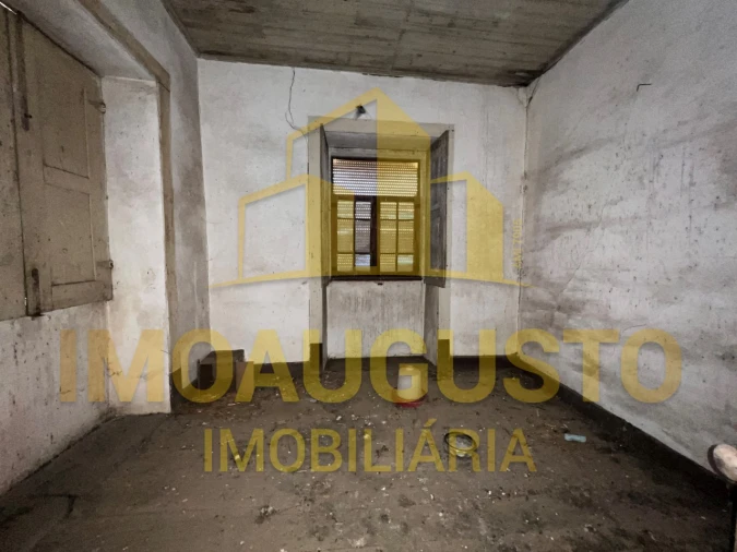 Moradia T4 para Venda em Vale da Mula Foto 12