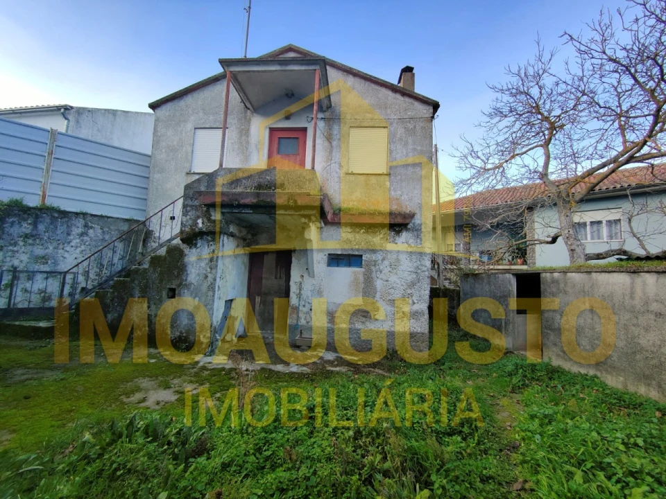 Moradia T3 para Venda em Guarda Foto 1