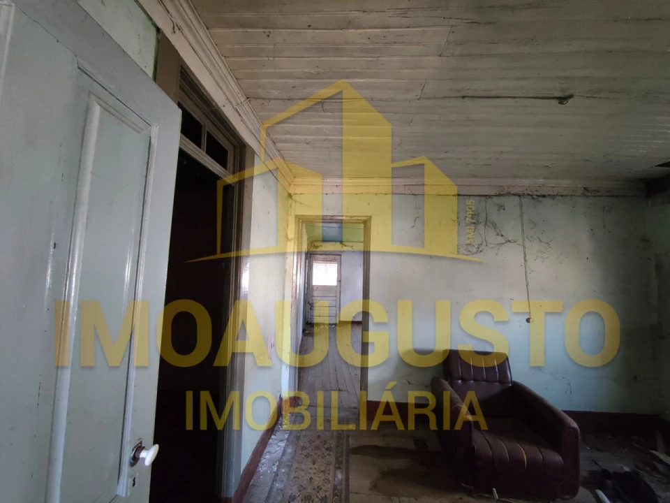 Moradia T3 para Venda em Guarda Foto 10