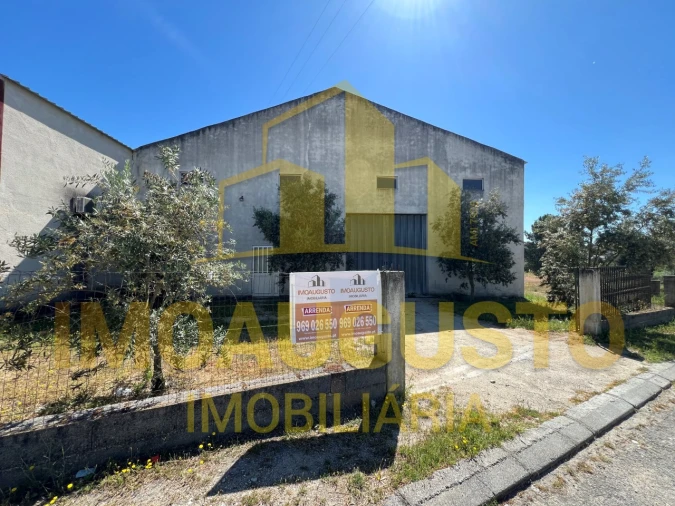 Armazém para Arrendamento em Forno Telheiro Foto 1