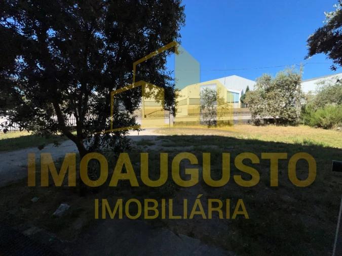 Armazém para Arrendamento em Forno Telheiro Foto 11