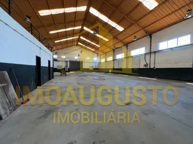 Armazém para Arrendamento em Forno Telheiro Foto 4