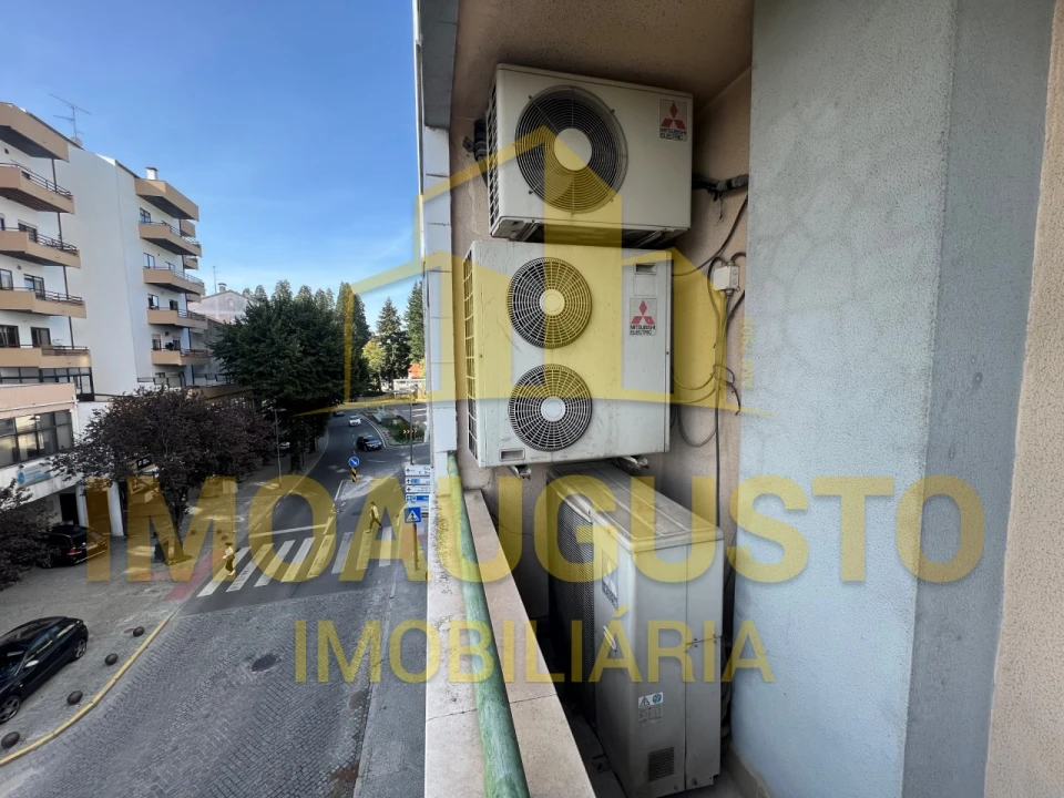 Escritório para Arrendamento em Guarda Foto 11