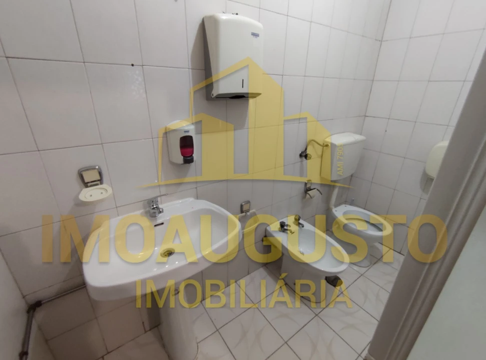 Moradia T3 para Venda em Pinzio Foto 13